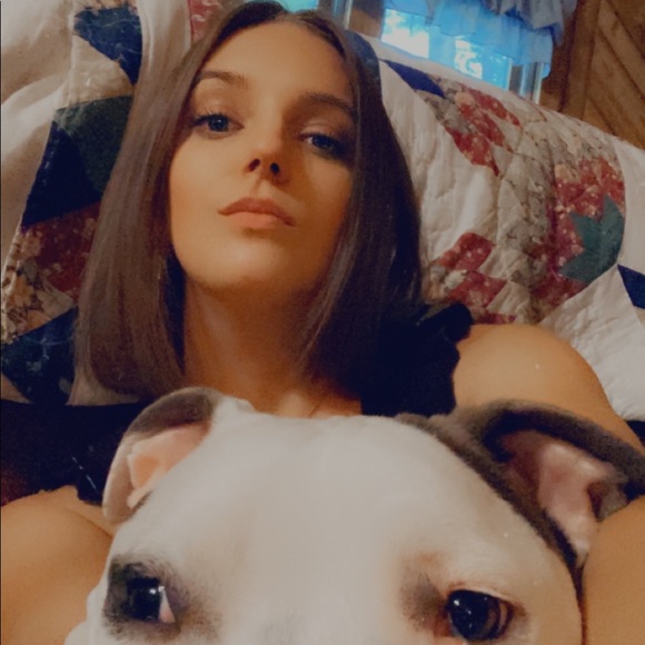 Meet your Posher, Brittany - Picture 3 of 12